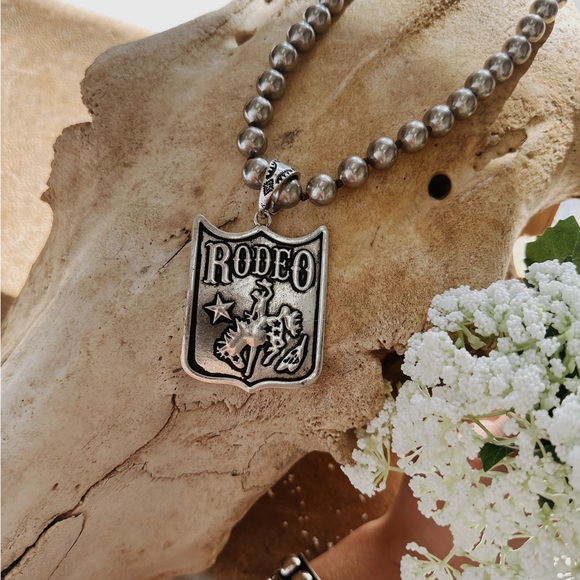 Rodeo Pendant Necklace - Picture 2 of 3